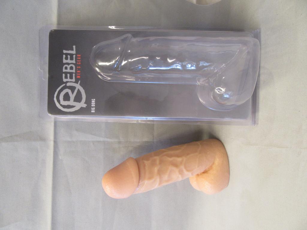 Plaatje van Rebel - Grote Natuurlijke Dildo met Uitgesproken Eikel