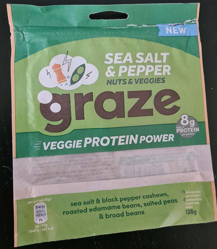 Plaatje van Graze |  Veggie Protein Power Seasalt & Pepper Nuts & Veggies | Zeezout en zwarte peper cashewnoten, geroosterde edamebonen, gezouten erwten en tuinbonen - Veggie Protein Power Seasalt & Pepper Nuts & Veggies | Zeezout en zwarte peper cashewnoten, geroosterde edamebonen, gezouten erwten en tuinbonen