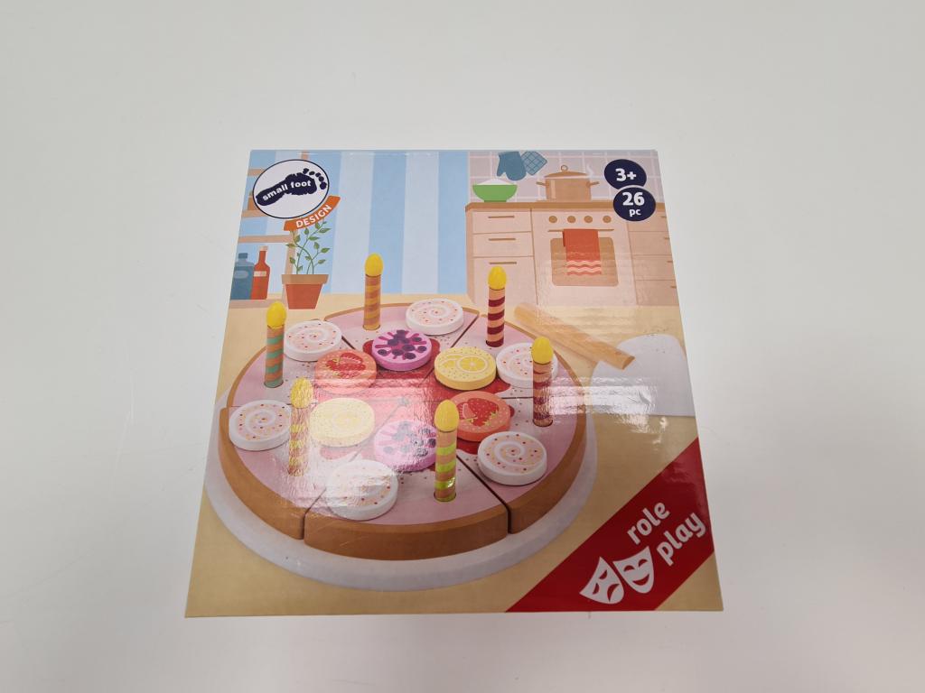 Plaatje van Legler OHG Small foot Company - Houten snijbare taart met kaarsen