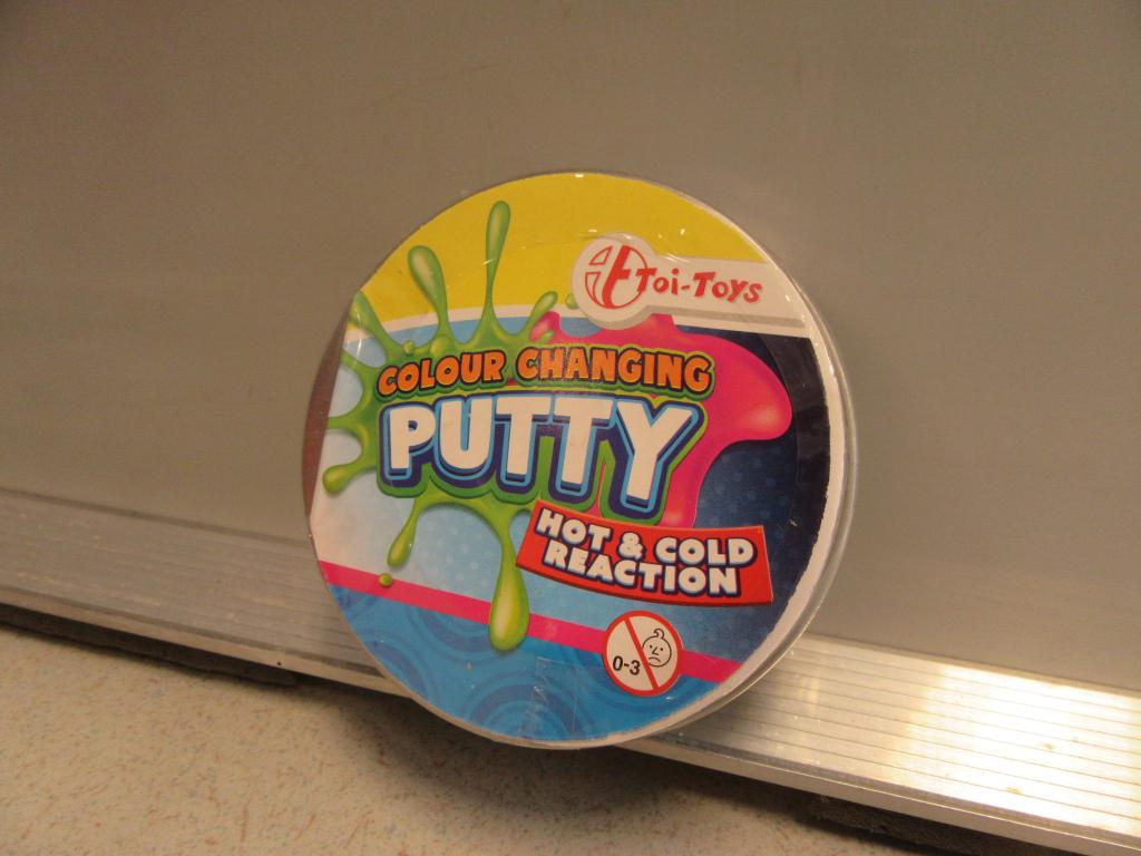 Plaatje van Toi-Toys International - Colour Changing Putty